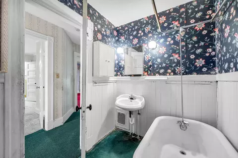 Bath - 26 Denton Cir, Springfield, MA 01104 photo 4 of 4