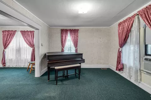 Living - 26 Denton Cir, Springfield, MA 01104 photo 1 of 3
