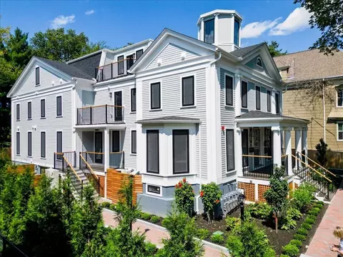 305 Chestnut Ave #6, Boston, MA 02130