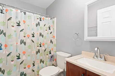 Bath - 21 Browns Brook Rd, Webster, MA 01570 photo 1 of 3