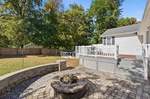 Exterior - 66 Barrison St, Springfield, MA 01109 photo 6 of 8