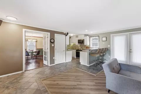 Entry Way - 66 Barrison St, Springfield, MA 01109 photo 1 of 1