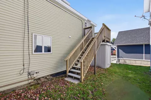 Exterior - 15 E Broadway #REAR -R, Gardner, MA 01440 photo 3 of 3