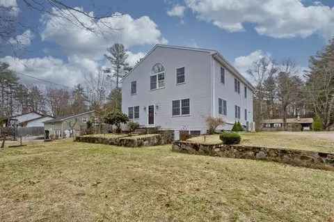 16 Poole Rd, Belchertown, MA 01007
