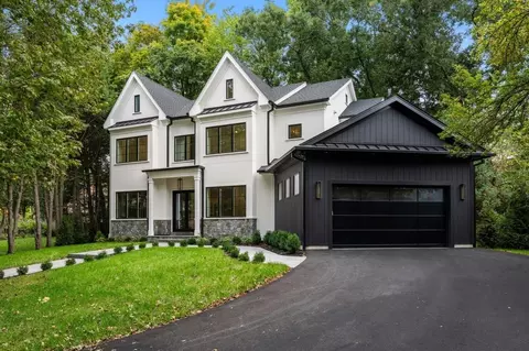 11 Amy Cir, Waban, MA 02468