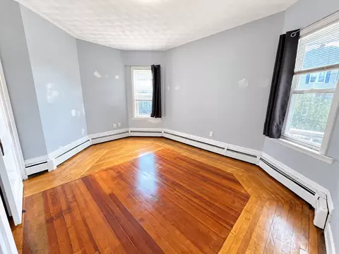 Living - 523 Whipple St, Fall River, MA 02724 photo 3 of 4