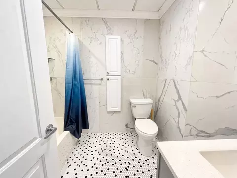 Bath - 523 Whipple St, Fall River, MA 02724 photo 1 of 2