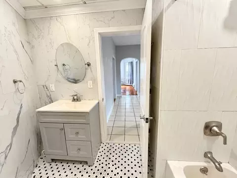 Bath - 523 Whipple St, Fall River, MA 02724 photo 2 of 2