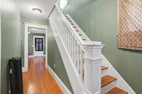 Entry Way - 10 Wilber St, Springfield, MA 01104 photo 7 of 9