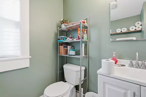 Bath - 10 Wilber St, Springfield, MA 01104 photo 1 of 3
