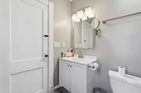 Bath - 10 Wilber St, Springfield, MA 01104 photo 3 of 3