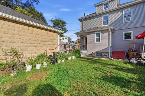 Exterior - 10 Wilber St, Springfield, MA 01104 photo 7 of 8