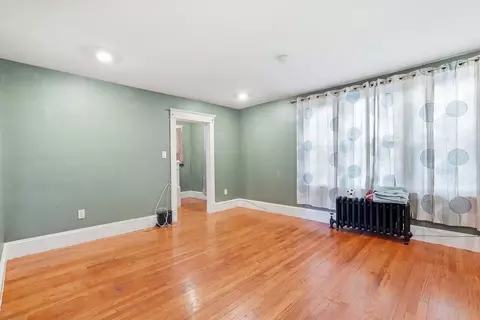 Living - 10 Wilber St, Springfield, MA 01104 photo 1 of 2