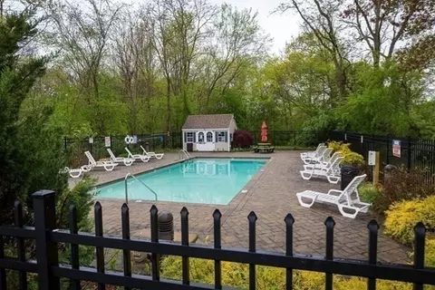 96 Old Colony #234, Taunton, MA 02780