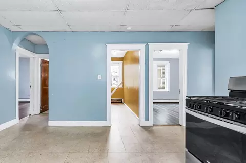 Entry Way - 7 Champlain Ave # -9, Lawrence, MA 01841 photo 3 of 8