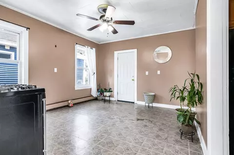 Entry Way - 7 Champlain Ave # -9, Lawrence, MA 01841 photo 6 of 8