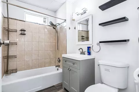 Bath - 7 Champlain Ave # -9, Lawrence, MA 01841 photo 3 of 3