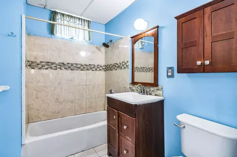 Bath - 7 Champlain Ave # -9, Lawrence, MA 01841 photo 1 of 3