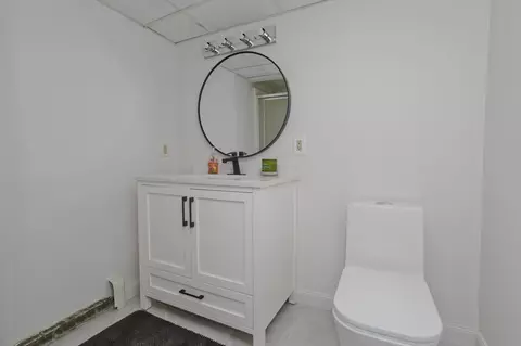 Bath - 68 Gatewood Rd, Springfield, MA 01119 photo 2 of 2