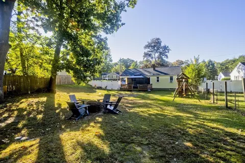 Exterior - 68 Gatewood Rd, Springfield, MA 01119 photo 3 of 9