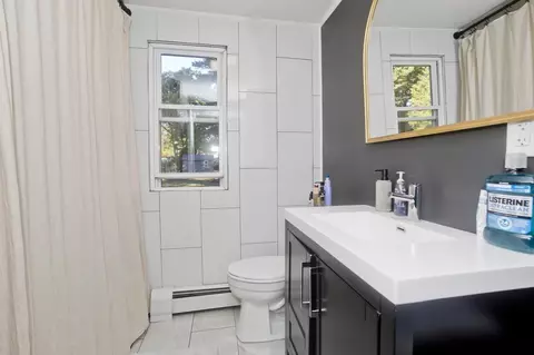 Bath - 68 Gatewood Rd, Springfield, MA 01119 photo 1 of 2