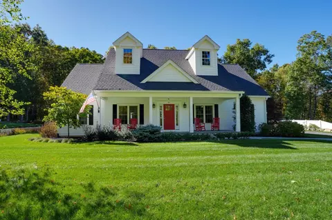 87 North St, Grafton, MA 01519