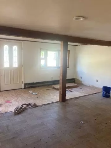 Living - 32 Chestnut St, Wareham, MA 02571 photo 1 of 3