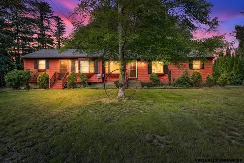 14 Concord Rd, Westford, MA 01886