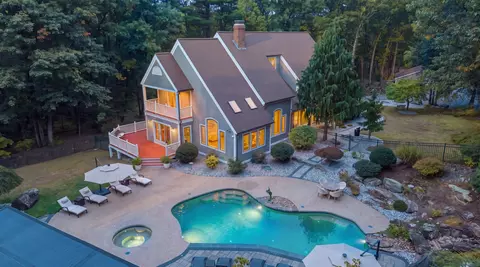 72 Golden Run Rd, Bolton, MA 01740