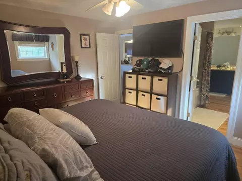 Bedroom - 39 Walnut St, Saugus, MA 01906 photo 2 of 4