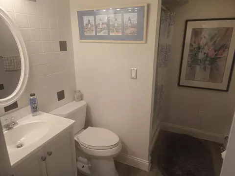 Bath - 39 Walnut St, Saugus, MA 01906 photo 5 of 5