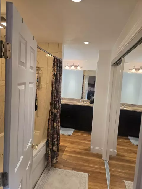 Bath - 39 Walnut St, Saugus, MA 01906 photo 1 of 5