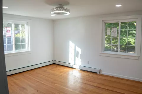 Living - 56 Princess Rd, Springfield, MA 01129 photo 3 of 6