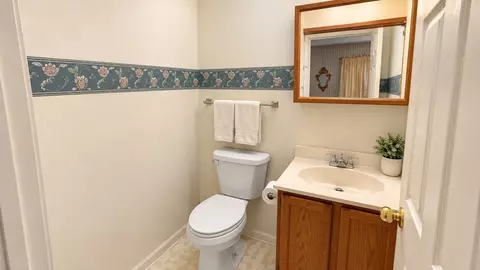 Bath - 8 Castlegate Dr #8, Springfield, MA 01129 photo 2 of 2