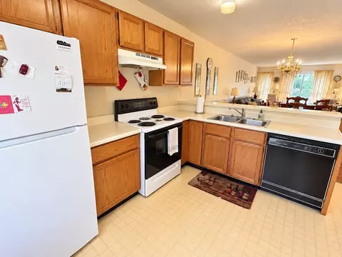 Kitchen - 8 Castlegate Dr #8, Springfield, MA 01129 photo 1 of 2
