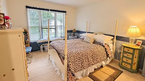 Bedroom - 8 Castlegate Dr #8, Springfield, MA 01129 photo 3 of 4
