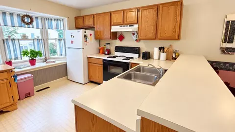 Kitchen - 8 Castlegate Dr #8, Springfield, MA 01129 photo 2 of 2