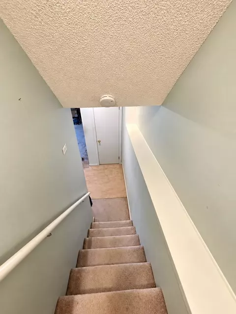 Entry Way - 8 Castlegate Dr #8, Springfield, MA 01129 photo 5 of 5