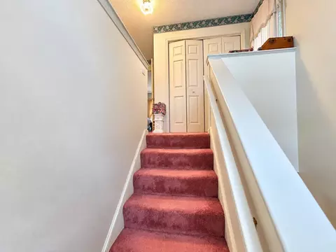 Entry Way - 8 Castlegate Dr #8, Springfield, MA 01129 photo 2 of 5