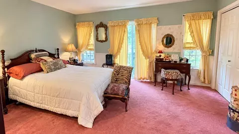Bedroom - 8 Castlegate Dr #8, Springfield, MA 01129 photo 1 of 4