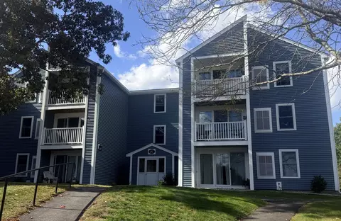 2 Marc Dr #2C5, Plymouth, MA 02360