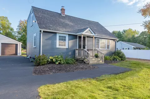 41 Silva St, Carver, MA 02330