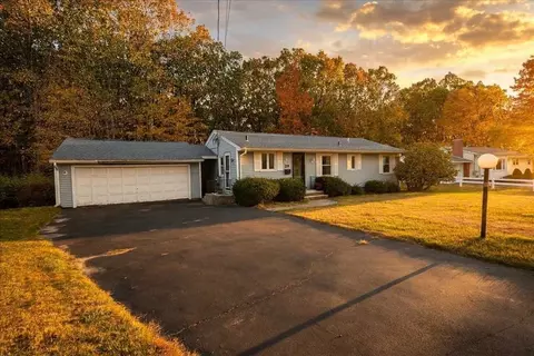 29 Laurel Hill Ln, Holden, MA 01520