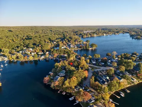 38 Bates Point Rd, Webster, MA 01570 photo 4