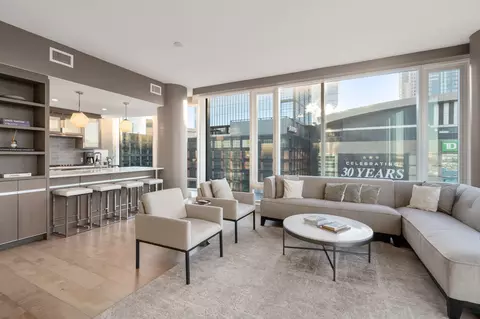 100 Lovejoy Wharf #11D, Boston, MA 02114