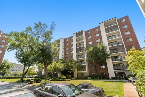 22 Ninth St #102, Medford, MA 02155