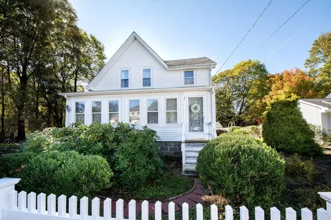195 Union St, Weymouth, MA 02190