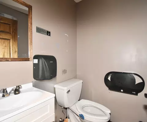 Bath - 664-668 Page Blvd, Springfield, MA 01104 photo 3 of 3