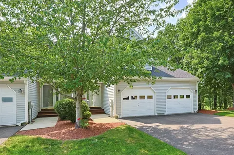 42 Mountain Laurel Ln #42, Fitchburg, MA 01420