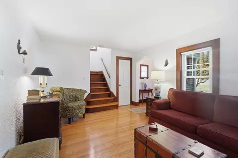 Living - 726 Allen St, Springfield, MA 01118 photo 2 of 3